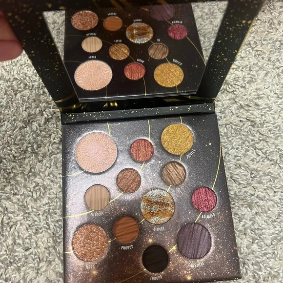 DITO Venus Eyeshadow Palette - Picture 3 of 5